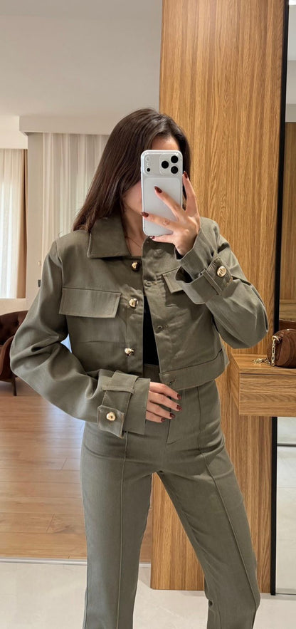 Two-Piece Button Set